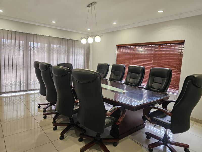 This charming 3-bedroom home in the well-established suburb of Dalview, Brakpan offers space , - Photo 10