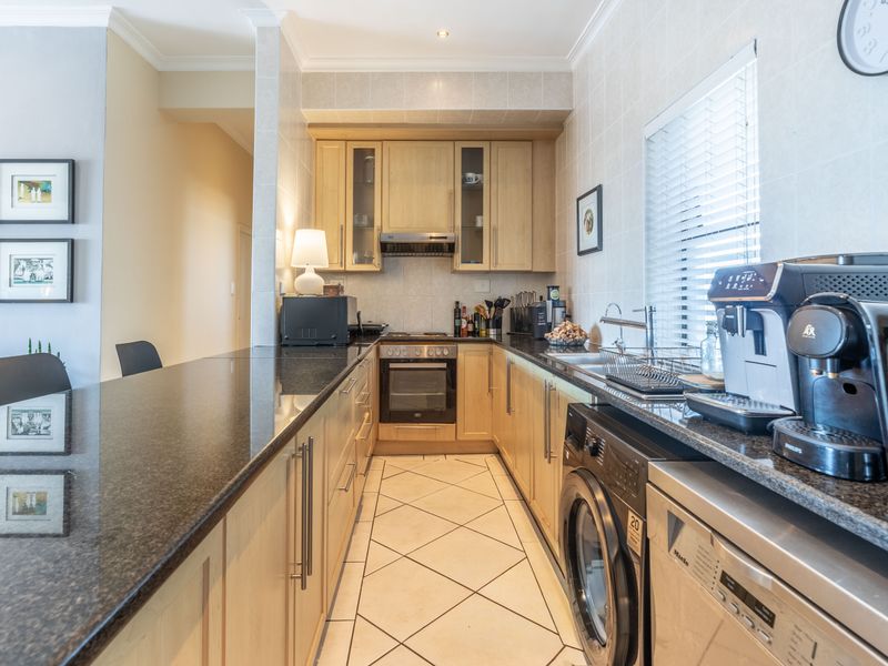 Apartment For Sale In Blouberg - Photo 6