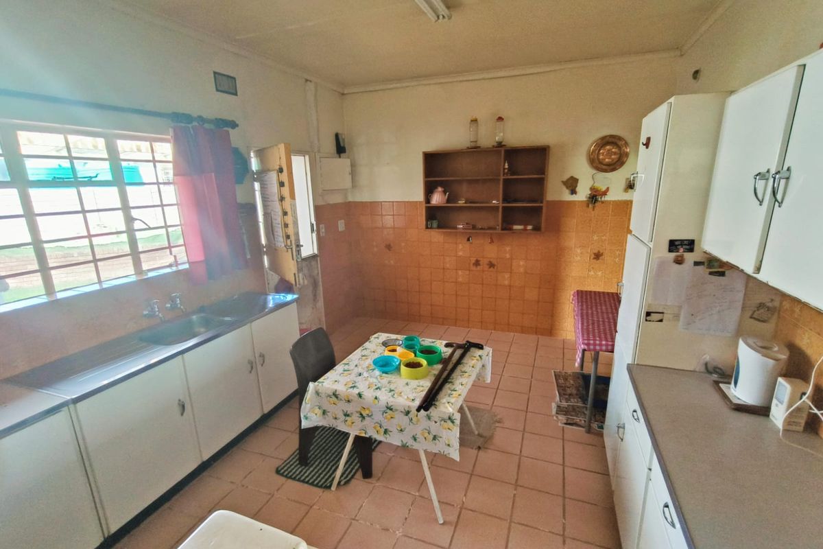 Perfectly Priced - Photo 4