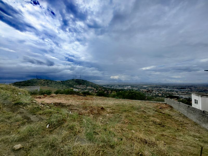 One of the Best Stands in Safari Gardens – Panoramic Rustenburg Views & Approved Plans - Photo 2