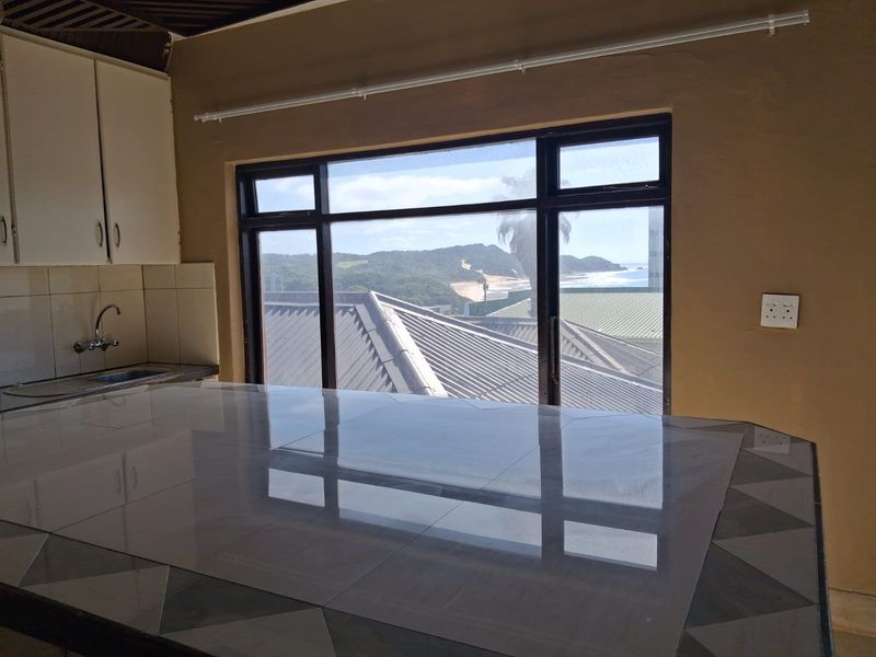 Spacious 3 Bedroom Apartment with partial Sea Views – Prime Quigney Location(no parking on property) - Photo 6