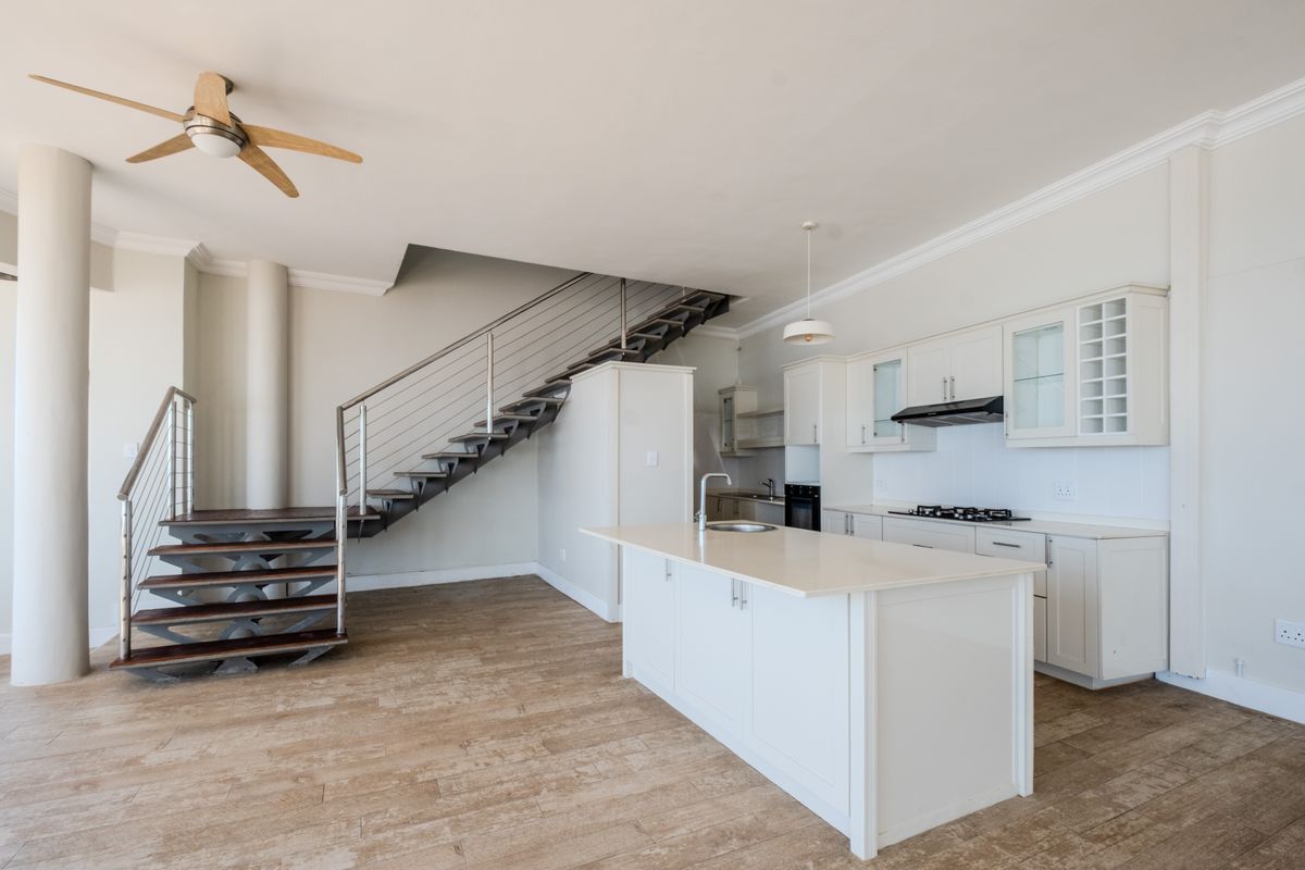 Spectacular Multi-Level Beachfront Home with Boutique Guesthouse Potential - Photo 4