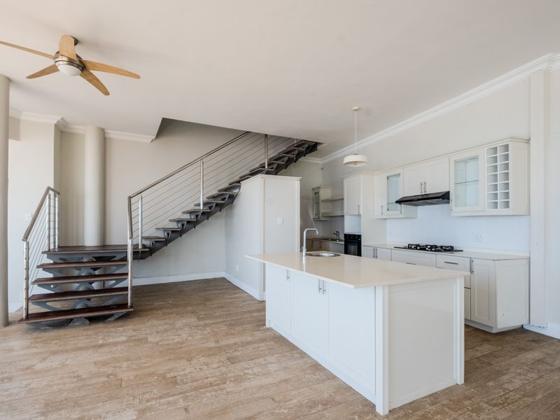 Spectacular Multi-Level Beachfront Home with Boutique Guesthouse Potential - Photo 4