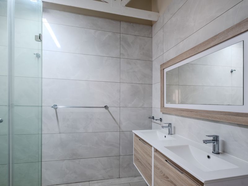 Spectacular Multi-Level Beachfront Home with Boutique Guesthouse Potential - Photo 7