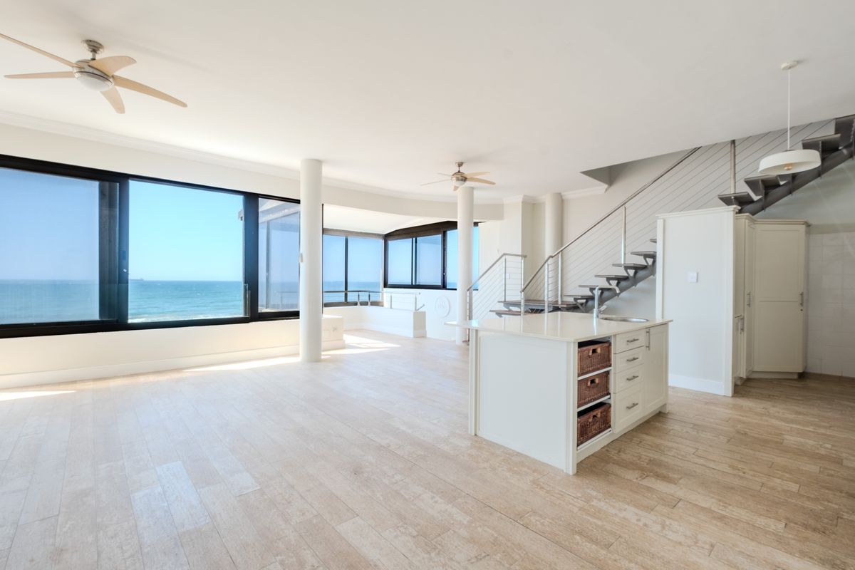 Spectacular Multi-Level Beachfront Home with Boutique Guesthouse Potential - Photo 3