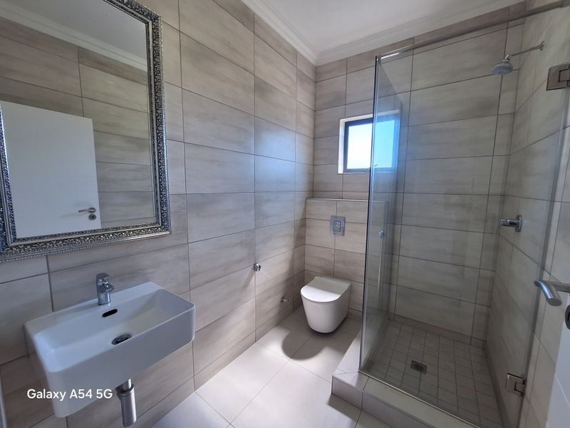 Penthouse with Exclusive Roof Garden - Photo 8