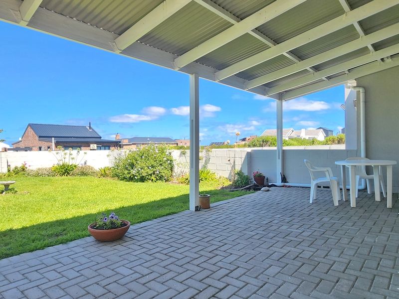 FAMILY HOME AVAILABLE FOR LONG-TERM RENTAL IN AGULHAS - Photo 3