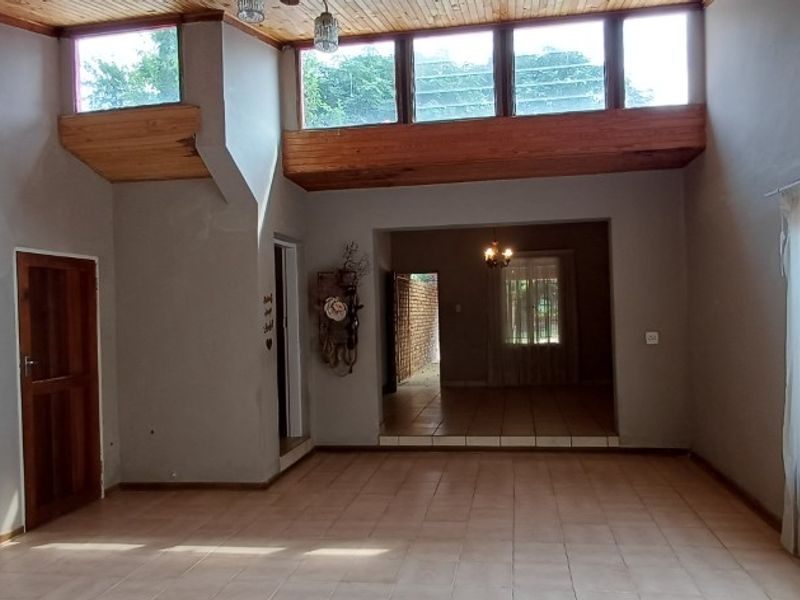 Fully Off-Grid Family Home with Borehole – Prime Location in Modimolle - Photo 8