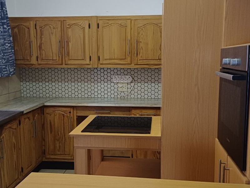 Fully Off-Grid Family Home with Borehole – Prime Location in Modimolle - Photo 6