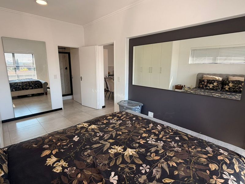 Modern 3-Bedroom 2 Bathroom Apartment with Backup Power at Key West - Photo 5