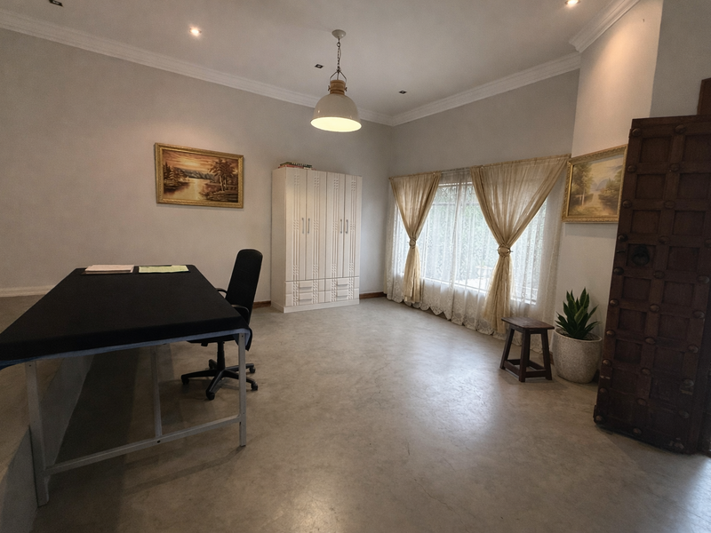 Charming 3 Bedroom Family Home with Flatlet in Cashan - Photo 5