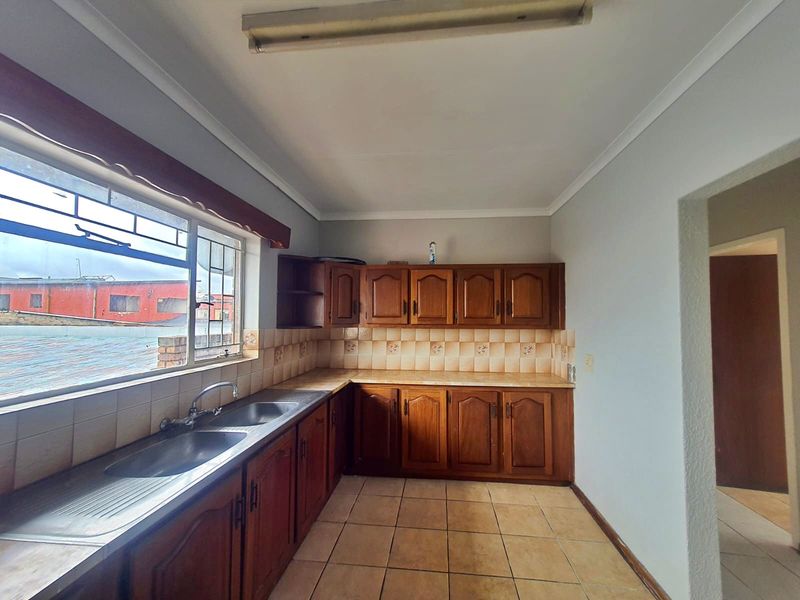 Spacious 2 Bedroom Apartment in the heart of Potchefstroom - Photo 6