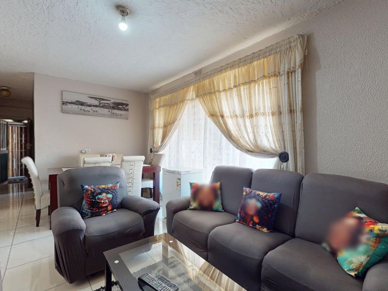 Charming bedroom sectional title for sale in Elsburg, Germiston – your perfect home awaits! - Photo 9