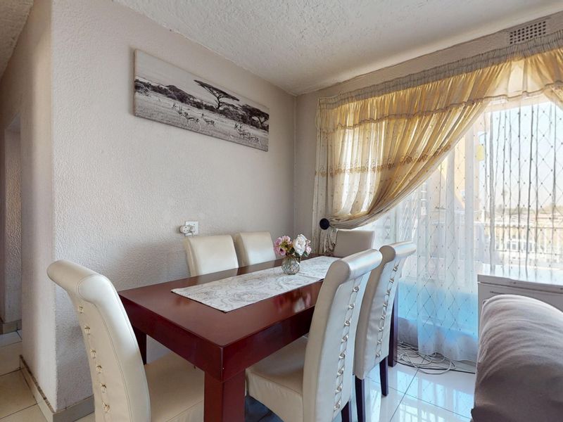 Charming bedroom sectional title for sale in Elsburg, Germiston – your perfect home awaits! - Photo 8