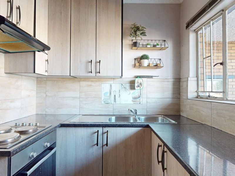 Charming bedroom sectional title for sale in Elsburg, Germiston – your perfect home awaits! - Photo 6