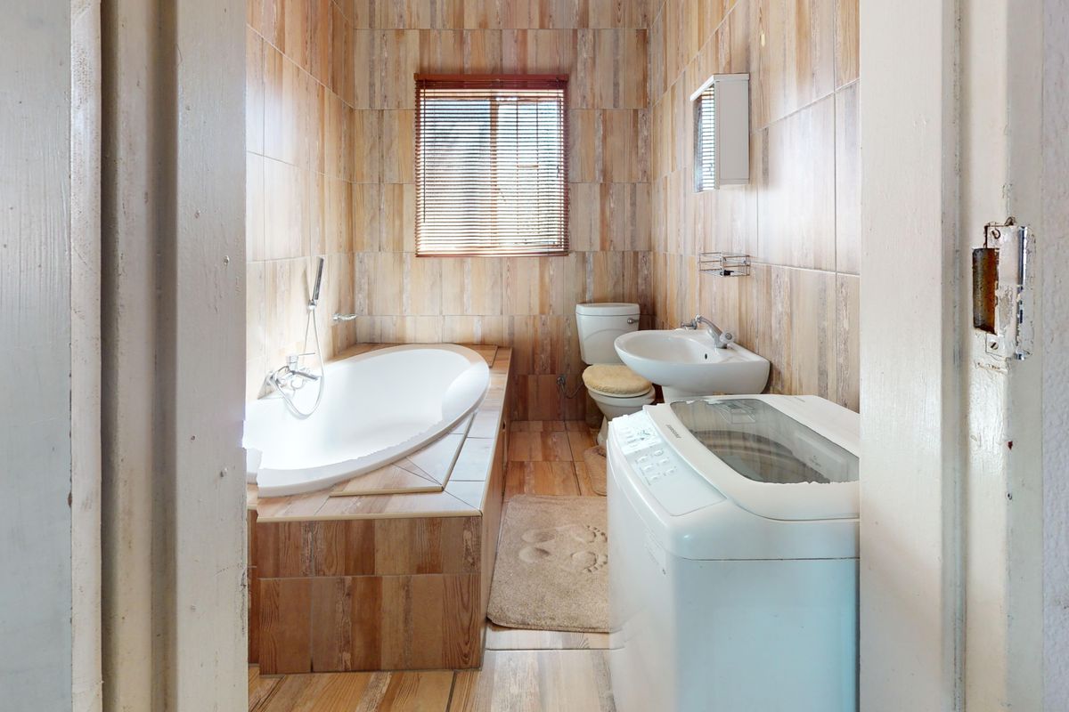 Charming bedroom sectional title for sale in Elsburg, Germiston – your perfect home awaits! - Photo 2