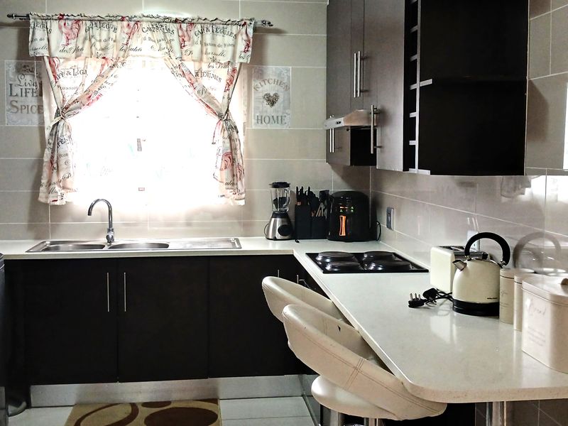 Modern 3 bedroom townhouse for sale in Parkrand - Photo 3