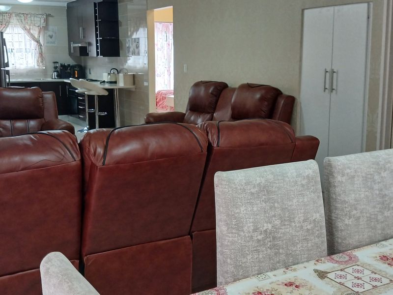 Modern 3 bedroom townhouse for sale in Parkrand - Photo 8