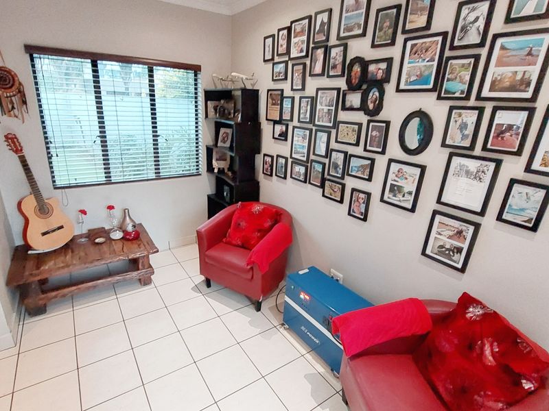 Stunning Home in exclusive Estate - Photo 8