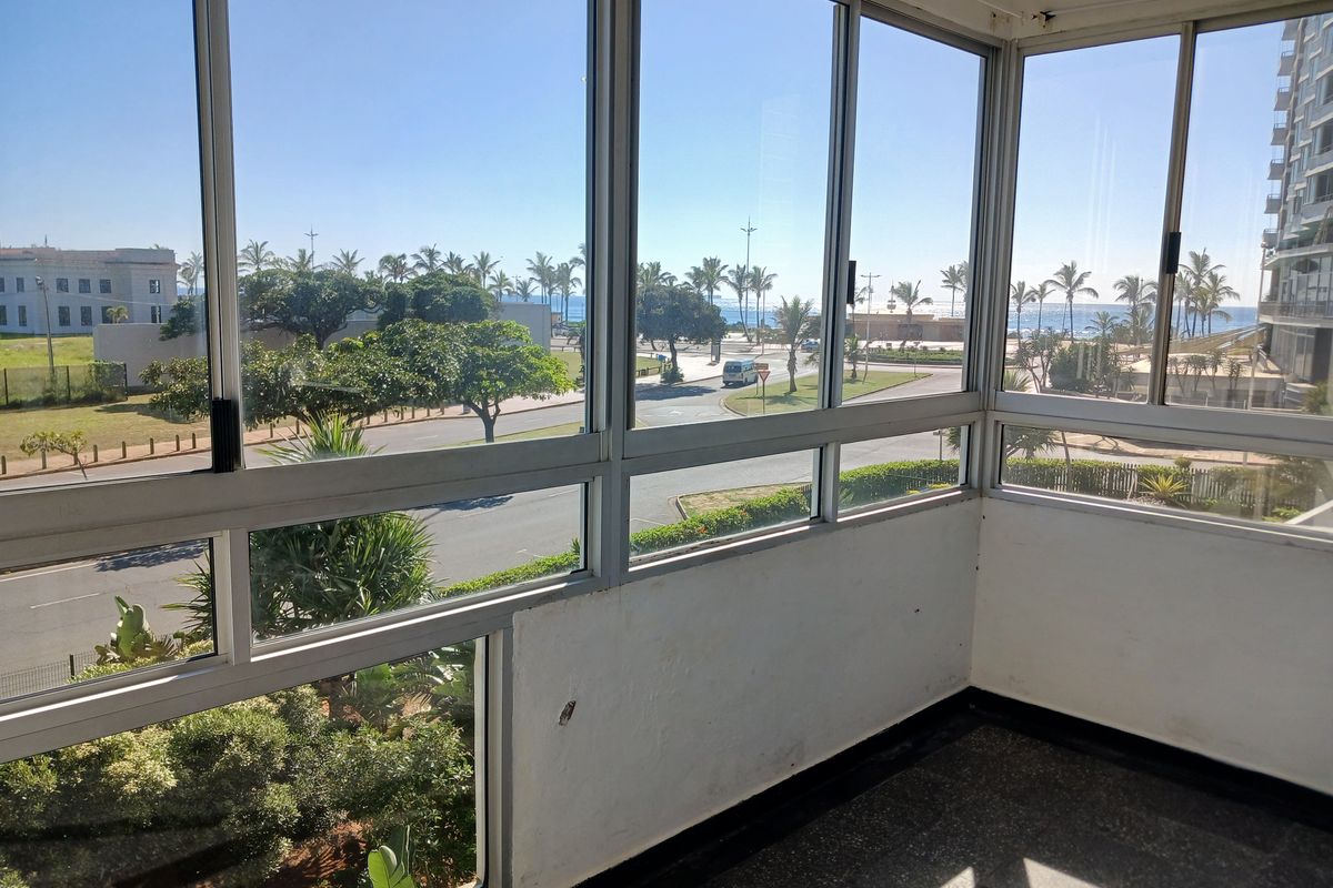 APPEALING 2-BED 2-BATH APARTMENT -  OPEN & SEA VIEWS NORTH BEACH - Photo 3