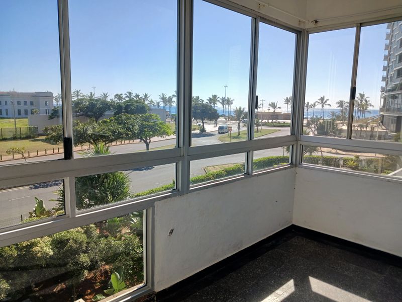 APPEALING 2-BED 2-BATH APARTMENT -  OPEN & SEA VIEWS NORTH BEACH - Photo 3