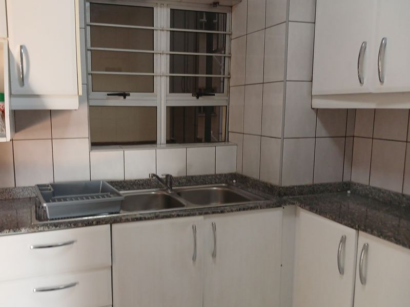 APPEALING 2-BED 2-BATH APARTMENT -  OPEN & SEA VIEWS NORTH BEACH - Photo 6