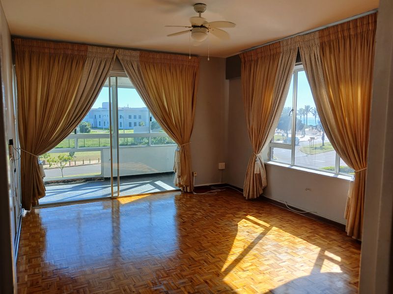 APPEALING 2-BED 2-BATH APARTMENT -  OPEN & SEA VIEWS NORTH BEACH - Photo 2