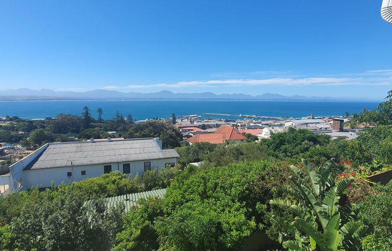 Prime Address – Spacious Home with Harbour Views | Priced to Sell