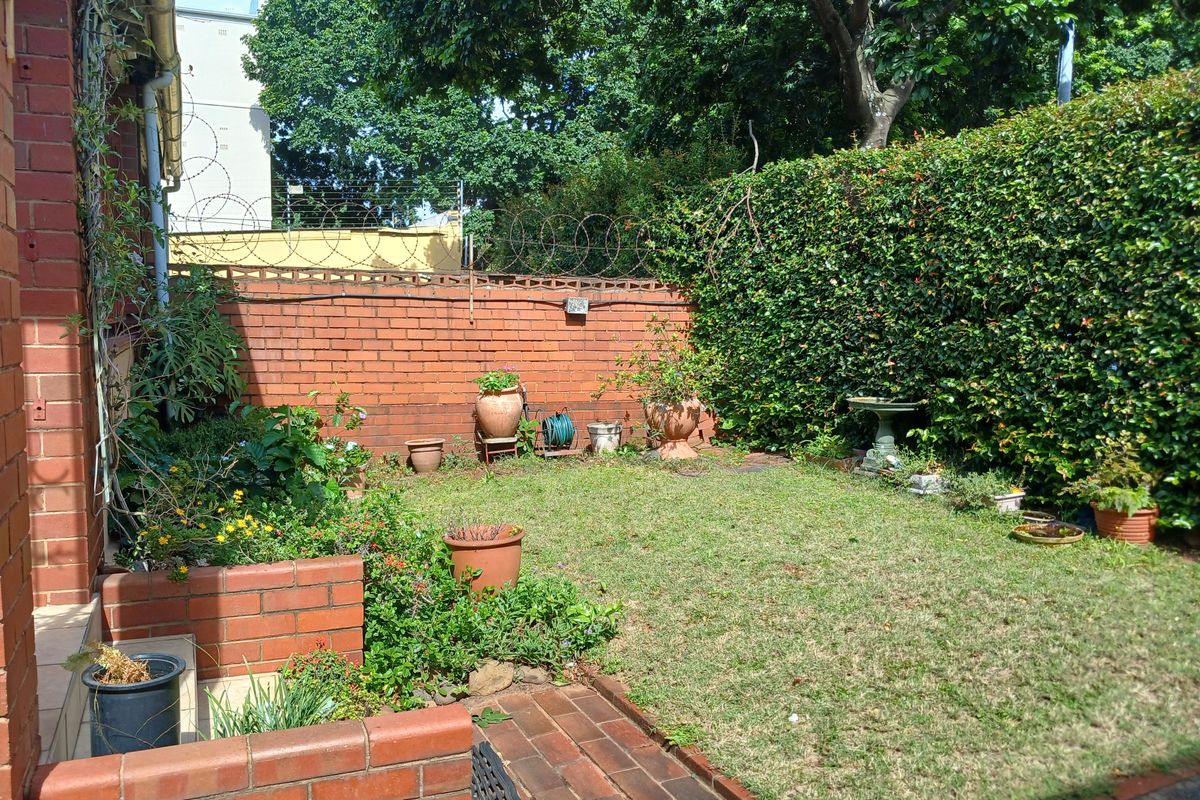 EXCLUSIVE MANDATE - SEMI-DETACHED 2-BEDROOM HOUSE-GLENWOOD BULWER - Photo 2