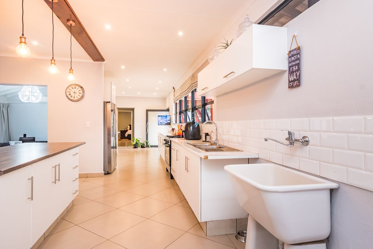 Bidding To Start From R1 895 000  Live NON Distressed Auction - Photo 5