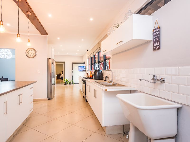 Bidding To Start From R1 895 000  Live NON Distressed Auction - Photo 5