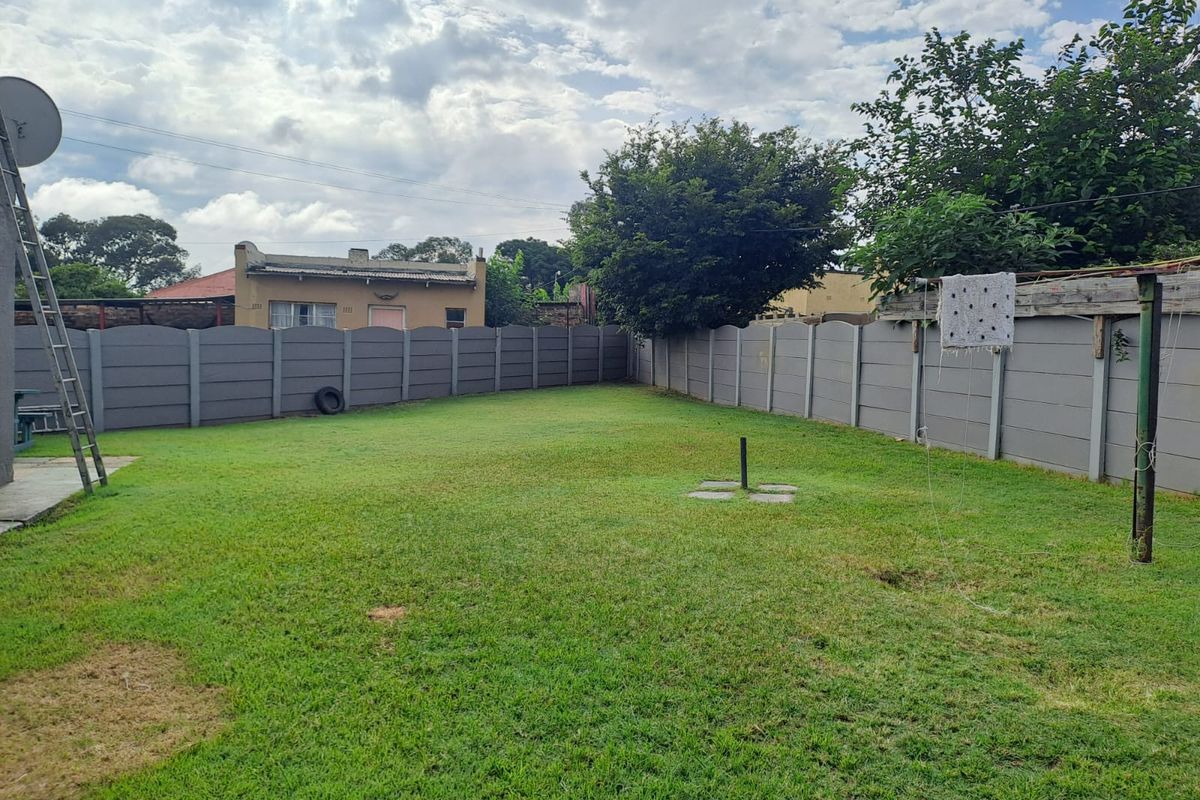 Prime Property - Main House with Income Generating Flatlet - Photo 5