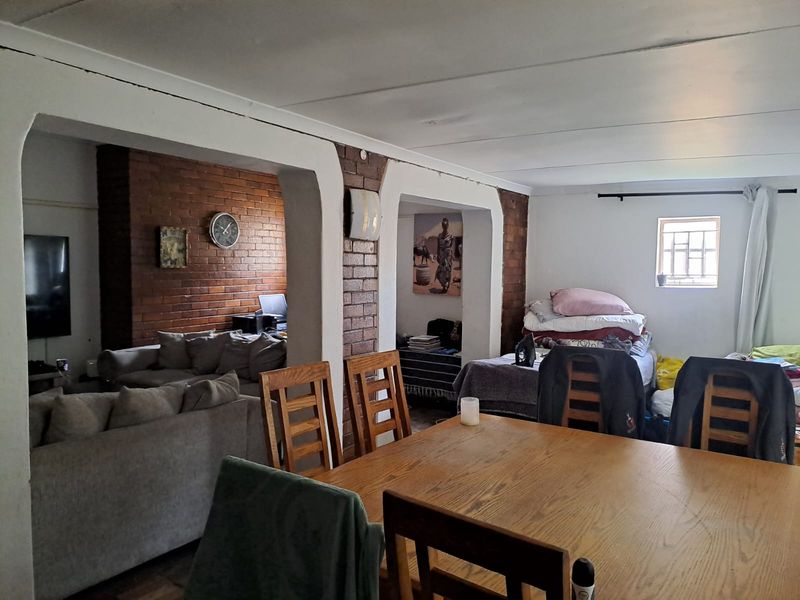 Prime Property - Main House with Income Generating Flatlet - Photo 9