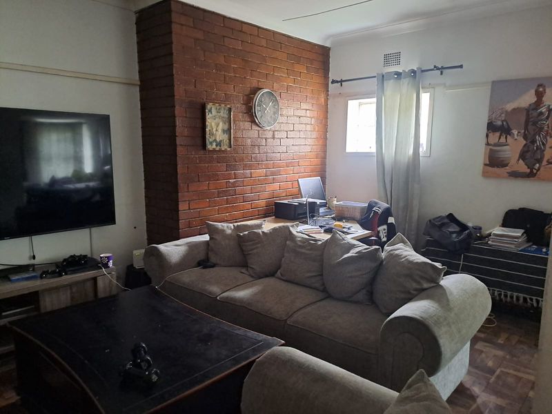 Prime Property - Main House with Income Generating Flatlet - Photo 8