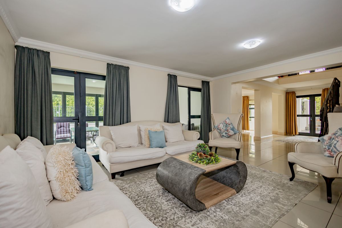4-Bedroom Luxury Home to Rent in Zevenwacht Country Estate - Photo 4