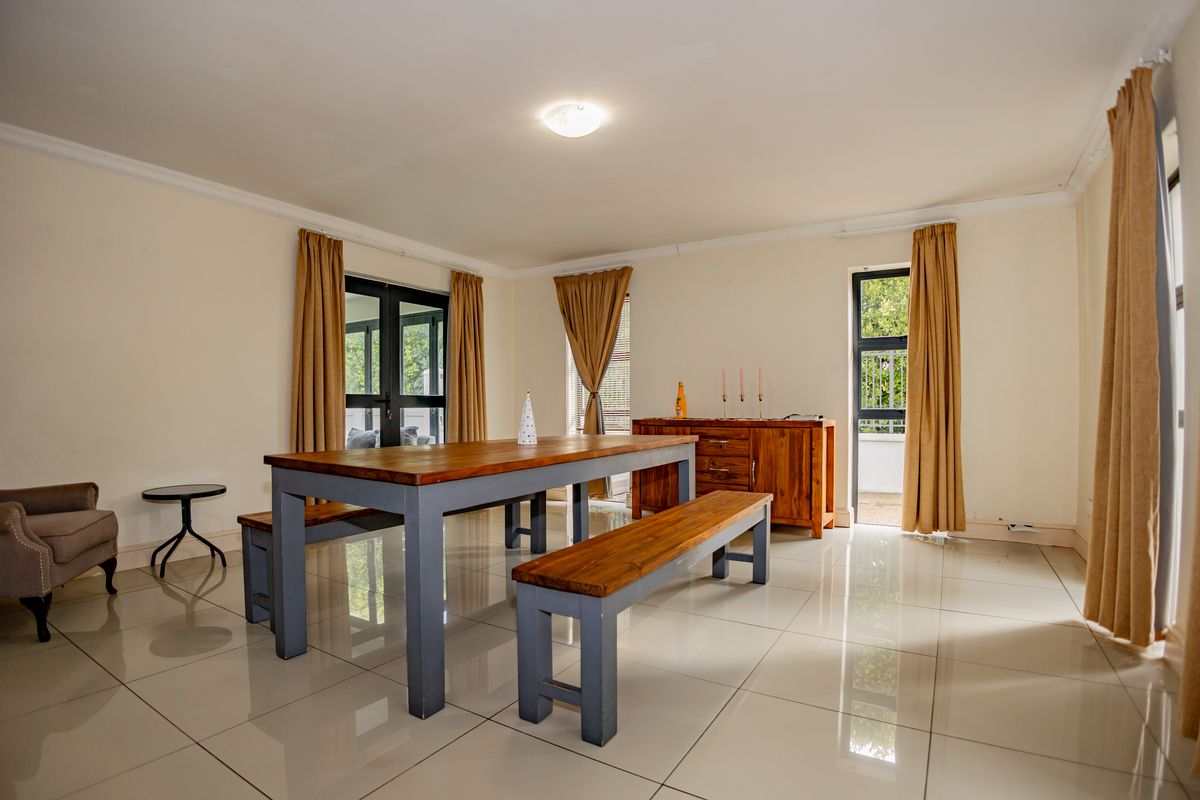 4-Bedroom Luxury Home to Rent in Zevenwacht Country Estate - Photo 2
