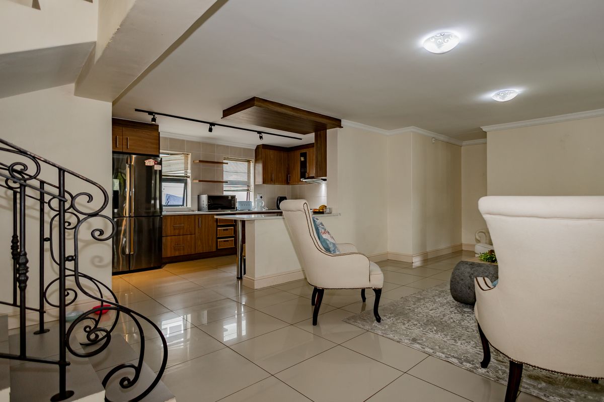 4-Bedroom Luxury Home to Rent in Zevenwacht Country Estate - Photo 5