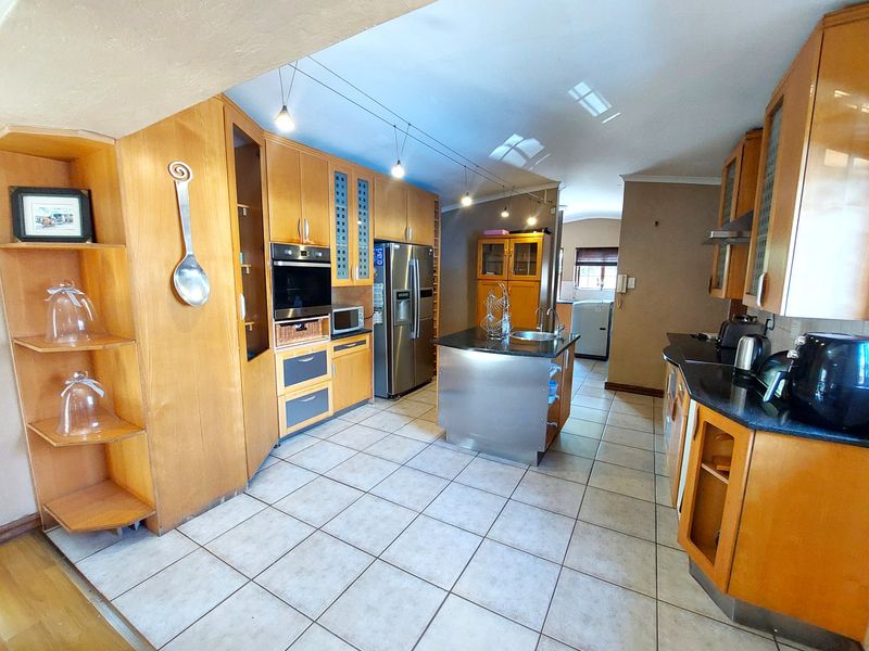 Family living with a flatlet on the Ridge - Photo 9