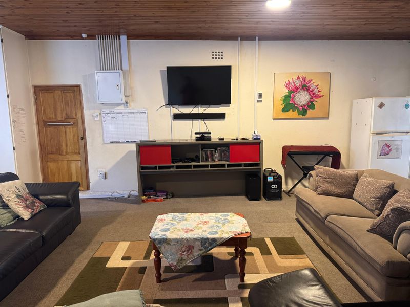 Modern Off-Grid Ready Family Home with Solar, Borehole, Office & Extensive Parking - Photo 6