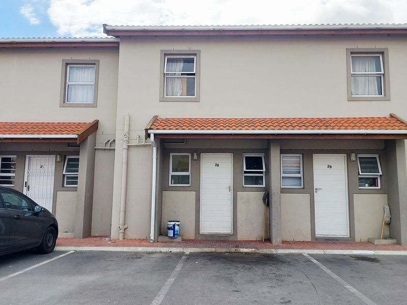 2-Bedroom Semi-Detached Home in the Heart of Eersterivier - Photo 2