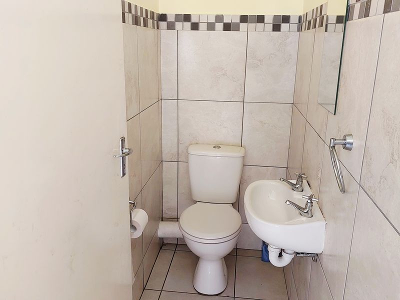 2-Bedroom Semi-Detached Home in the Heart of Eersterivier - Photo 9