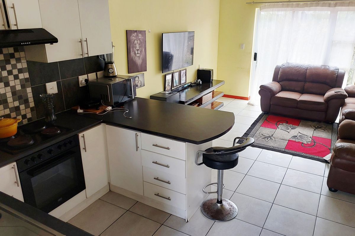 2-Bedroom Semi-Detached Home in the Heart of Eersterivier - Photo 3