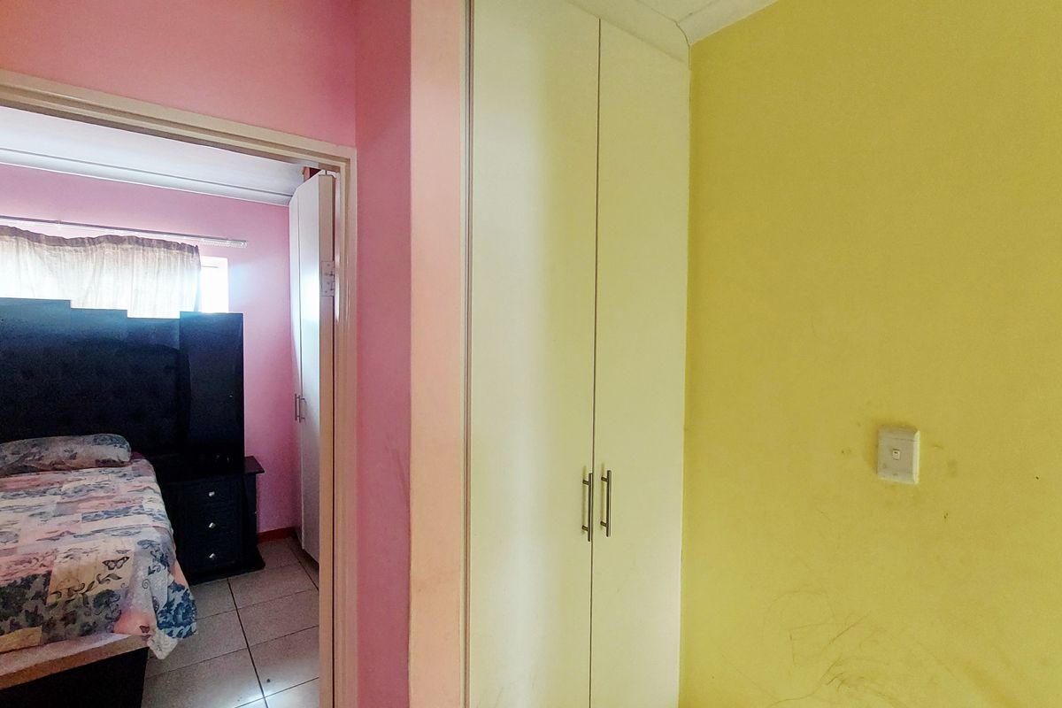 2-Bedroom Semi-Detached Home in the Heart of Eersterivier - Photo 5