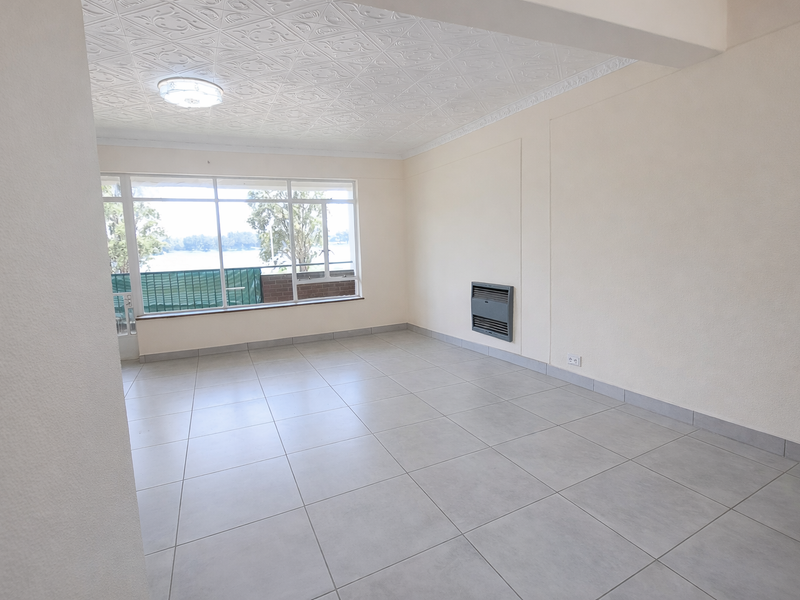 Neat recently renovated 1st floor 2bed 1bath flat with disability access and 2 Parking-Florida Lake - Photo 10