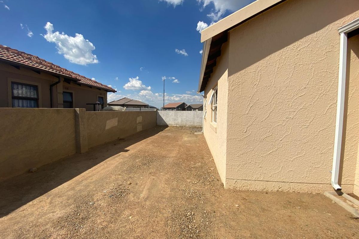 Charming 2-bedroom house for sale in Vanderbijlpark CE7—perfect for families or investors! - Photo 4