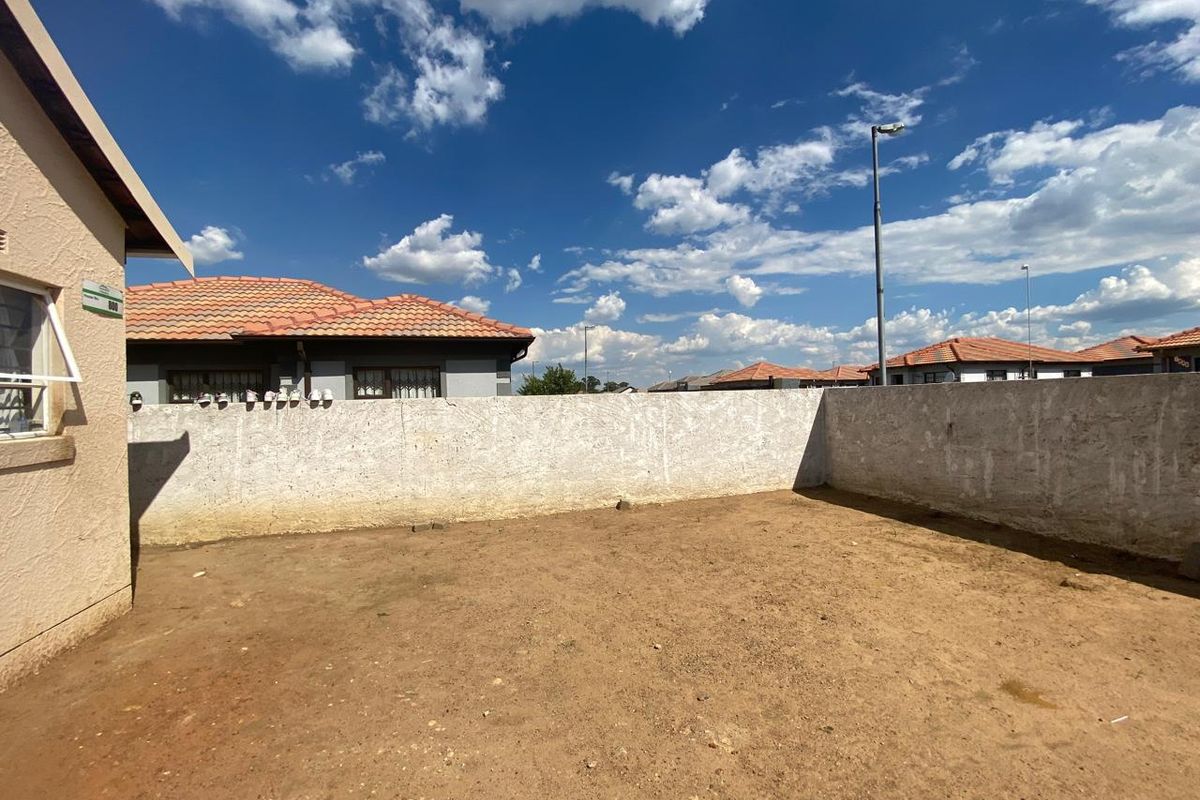 Charming 2-bedroom house for sale in Vanderbijlpark CE7—perfect for families or investors! - Photo 5