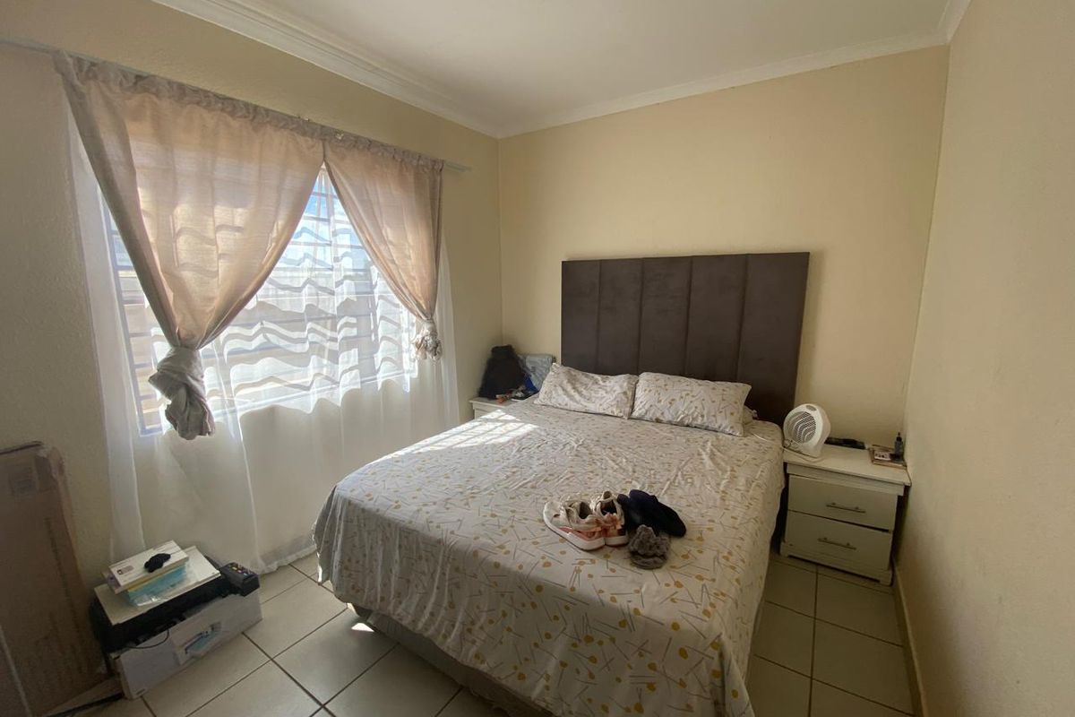 Charming 2-bedroom house for sale in Vanderbijlpark CE7—perfect for families or investors! - Photo 3