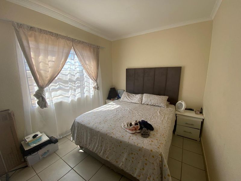 Charming 2-bedroom house for sale in Vanderbijlpark CE7—perfect for families or investors! - Photo 3