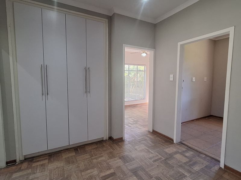 House for sale near main street - Photo 9