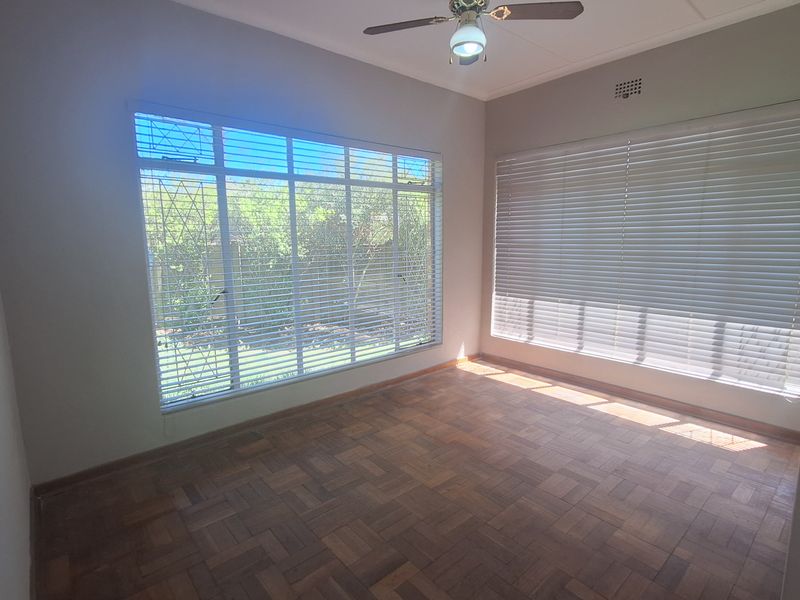 House for sale near main street - Photo 10